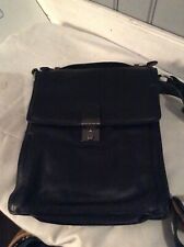 Sacoche Arthur et Aston noire . (A/F/V)