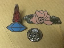 pins ANAÏS ANAÏS et LOULOU de CACHAREL. Parfums