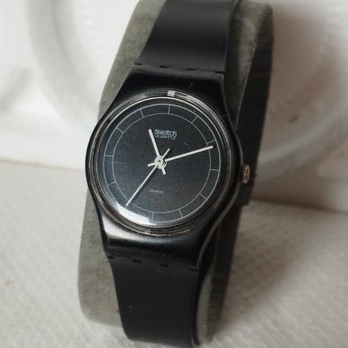 Montre swatch swiss noire - montre,