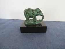 petit éléphant en régule à