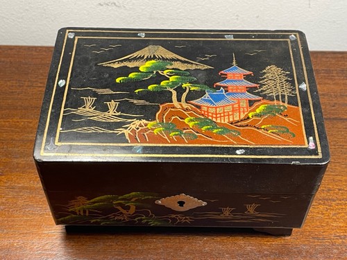 Ancienne boite musique à - à,