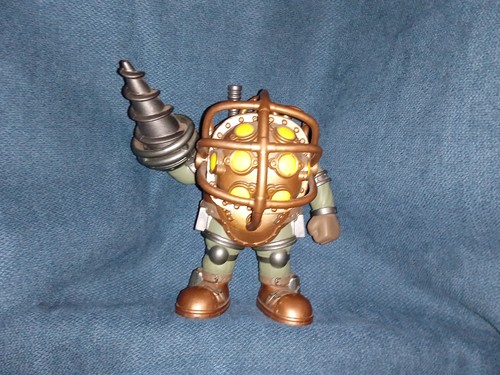 Bioshock big daddy vinyl - big,