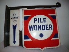 authentique PLAQUE EMAILLEE PILE WONDER de 1950  57 cm X 45 cm double face