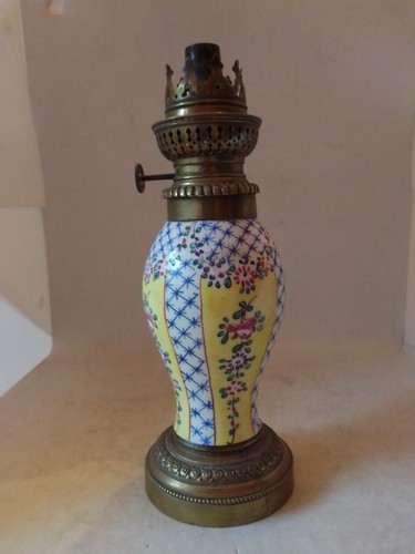 Ancienne lampe petrole - ancienne, en
