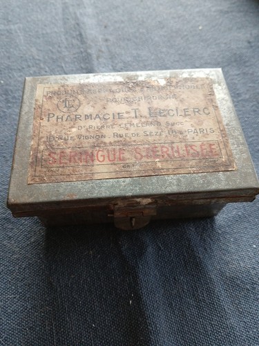 Ancienne boite métallique - ancienne,