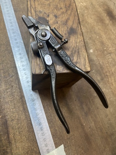 Pince avoyer outils anciens - pince, à