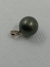 Magnifique pendentif perle