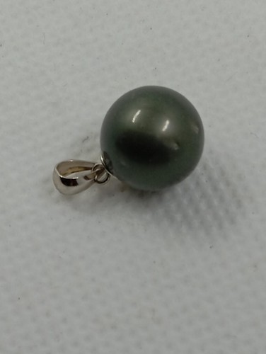 Magnifique pendentif perle