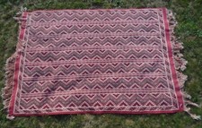 ANCIEN TAPIS NOUE MAIN TUNISIE 2M32 x 1M62 ROUGE MOTIFS GEOMETRIQUES