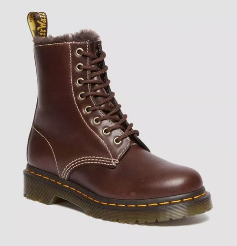 Martens trou 1460 - martens, serena