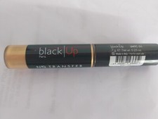 rouge a lèvres liquide matte métallique de la marque Black up.  Sans transfert 