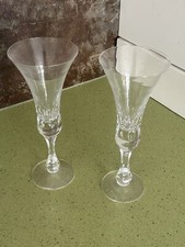 2 beaux verres à pieds