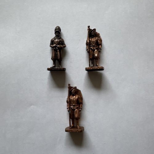 Lot figurines kinder fer - kinder,