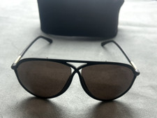 Magnifique  lunette de soleil  " TOM FORD   "