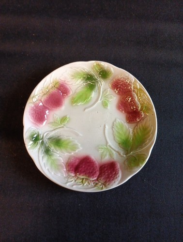 Assiette barbotine décor - barbotine, de