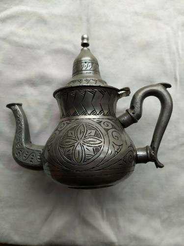 Ancienne théière orientale - théière,
