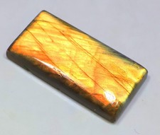 Pierre précieuse cabochon