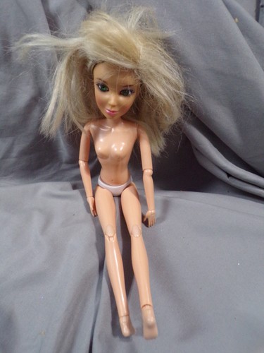 Liv doll with blonde - with, green