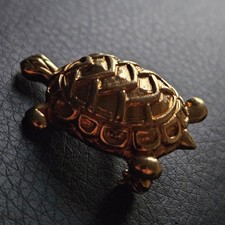 Broche tortue dorée carapace