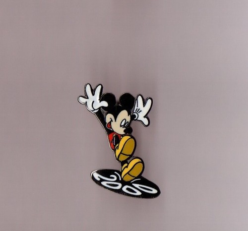 Pin mickey 2000 - (an, signé