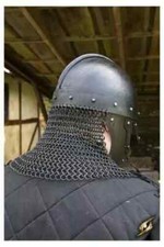Casque noir nasal normand