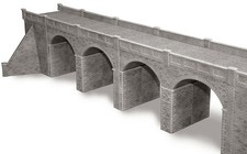 Viaduc En Pierre À Double