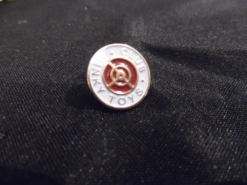 Pin club dinky toys - pin’s,