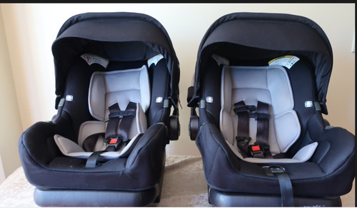 Nuna infant safety seat - ,