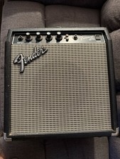 Fender Frontman 15B Guitar