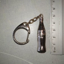 vintage metal bottle COCA-COLA keychain - porte clef
