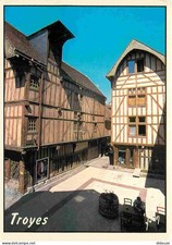 10 - Troyes - Quartier pittoresque - La rue Paillot de Montabert - Vieilles mais
