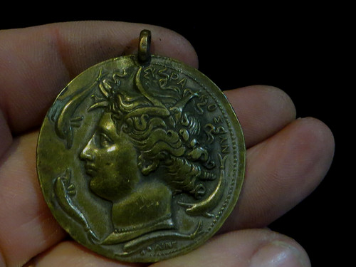 Ancien pendentif medaille - ancien, pendentif,