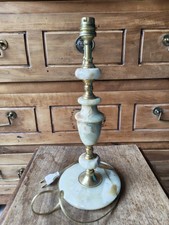 Lampe Onyx et Laiton Sur Table