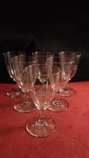Service de 6 verres a vin en cristal de Baccarat forme gondole monogrammé MH HM