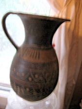 CRATERE ANTIQUE ROND AVEC UNE