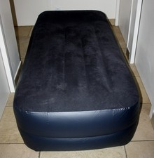 LIT D’INVITE INTEX FAST-FILL gonfleur électrique intégré AP620C – Comme neuf