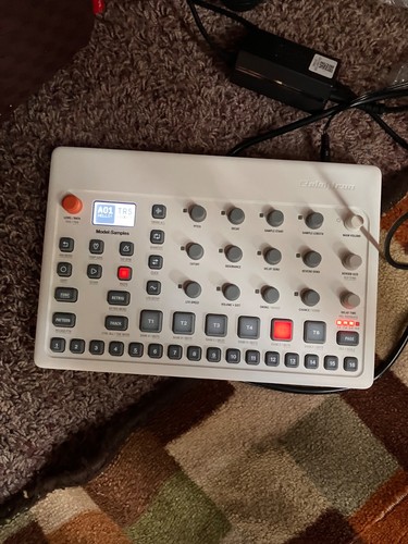 Elektron model samples track - elektron, 6-track