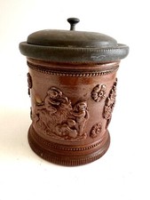 Beauvaisis grès pot à tabac ancien couvercle étain décor personnages putti