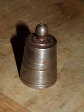 ANCIEN FIL A PLOMB EN  ACIER 