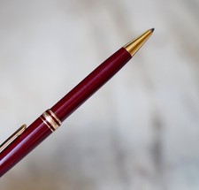 SUPERBE STYLO BILLE MONTBLANC MEISTERSTÜCK EN RESINE BORDEAUX & PL. OR 18 CARATS