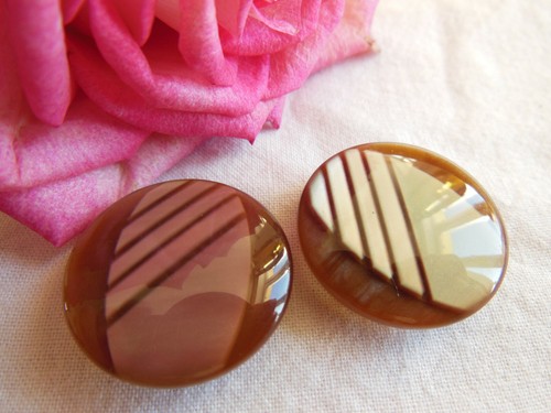 Duo boutons vintage marron