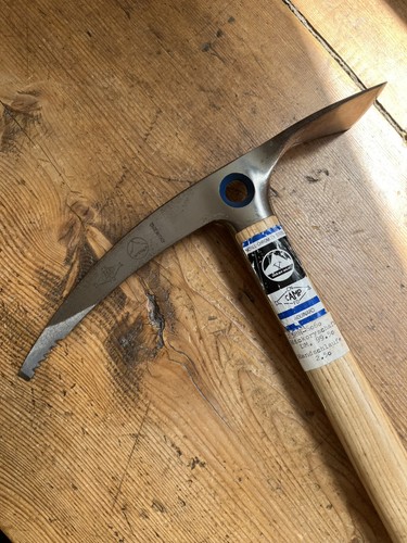 Piolet ice axe - chouinard, frost