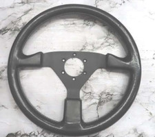 Volant noir MOMO cuir