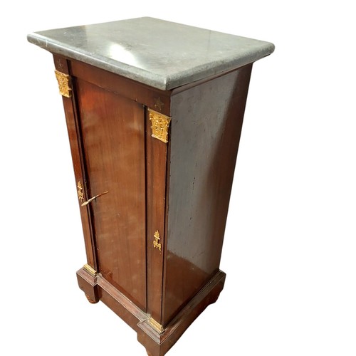 Antique armoire colonne - armoire, a