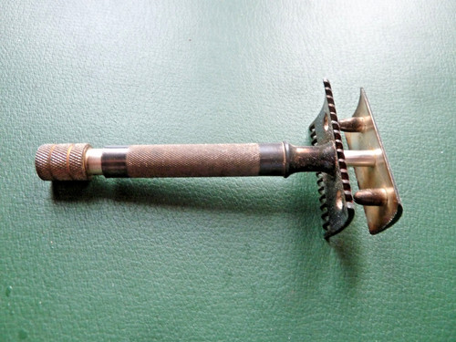 Ancien rasoir mecanique - ancien,