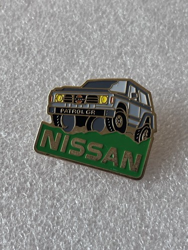 Pin voiture nissan 4x4 - pin’s,