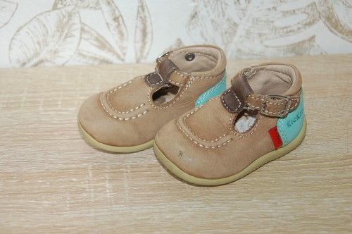 Chaussures sandales montantes
