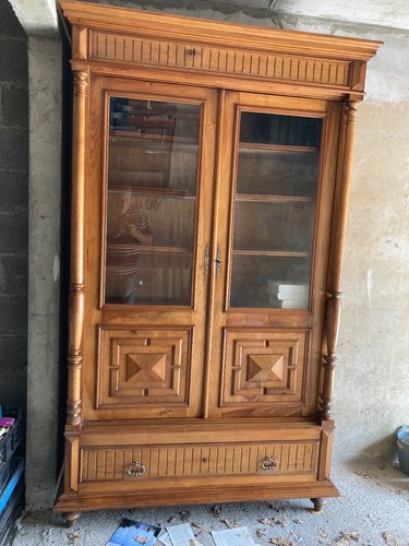 Tres belle bibliothèque - , en