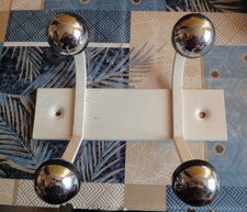 Ancien vestiaire portemanteaux 4 boules mural patère en métal et inox VINTAGE