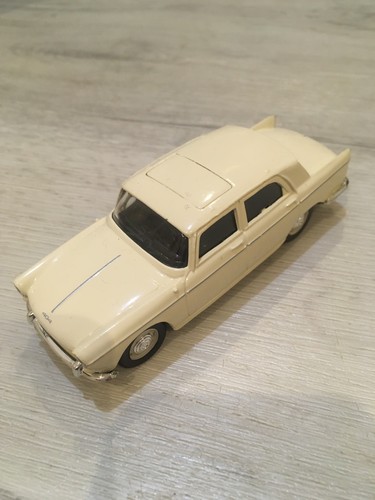 Ancienne peugeot 404 43 - ancienne,